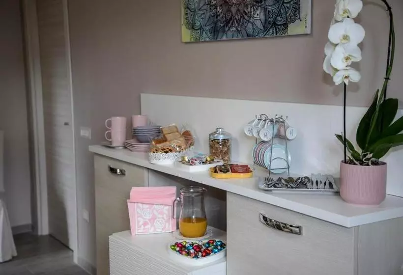 تختخواب و صبحانه L  Albero Di Giada