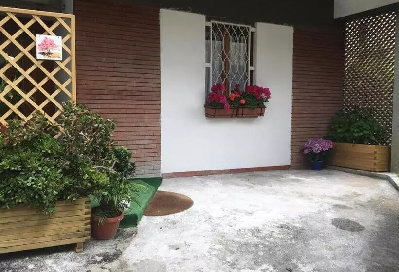 تختخواب و صبحانه L  Albero Di Giada