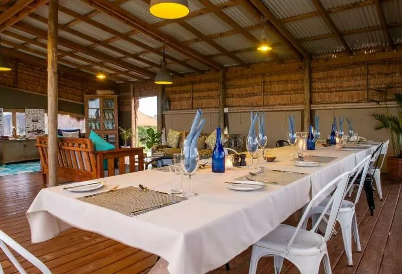 Hotelli Gugulesizwe Camp