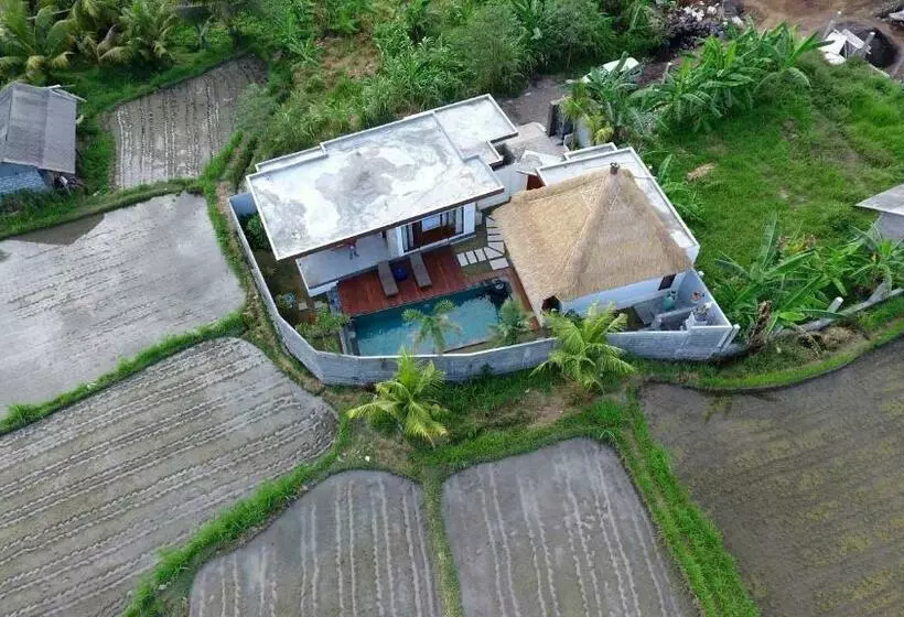 Hotelli Prawiba Villa