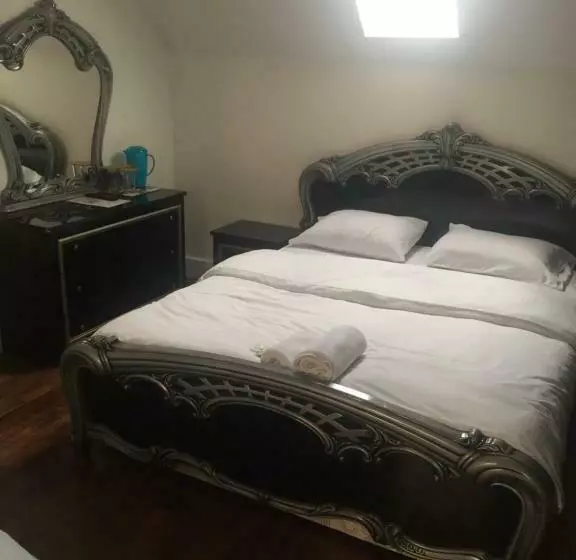 Majatalo Benjamin Guest House