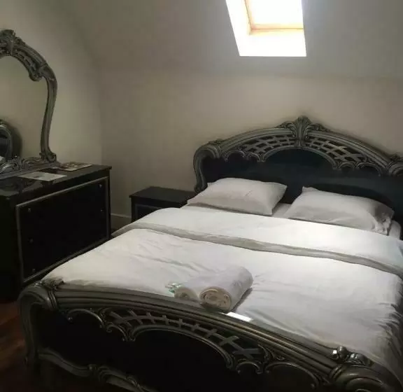 Majatalo Benjamin Guest House