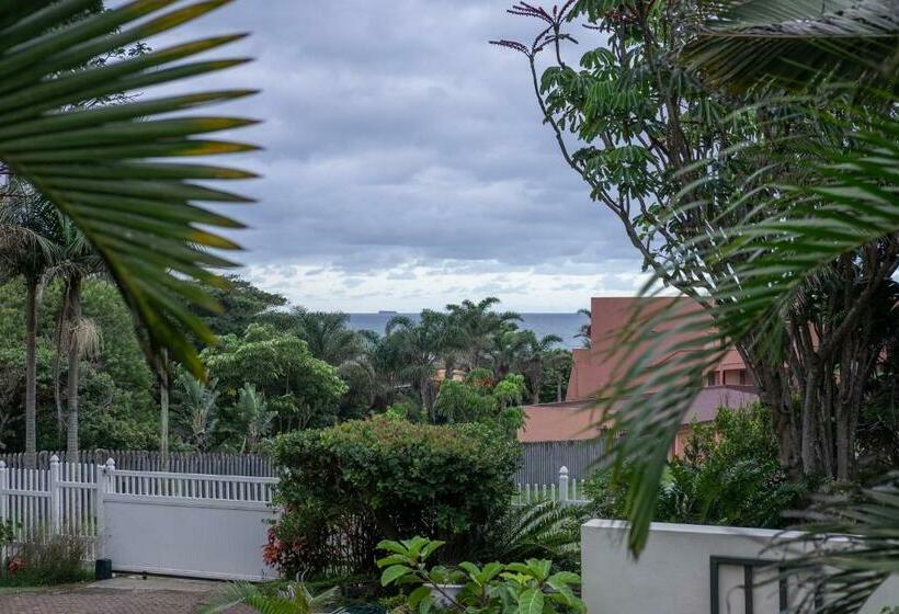 פנסיון Eight Palms