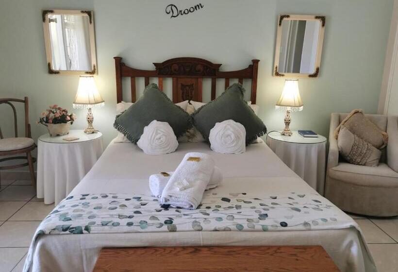 פנסיון Eight Palms