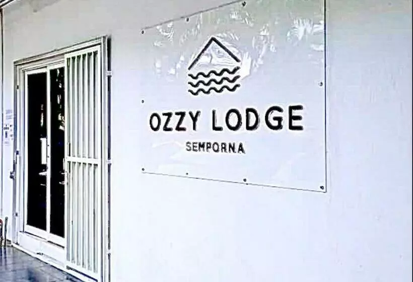 ユースホステル Ozzy Lodge Semporna