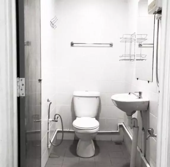 ユースホステル Ozzy Lodge Semporna