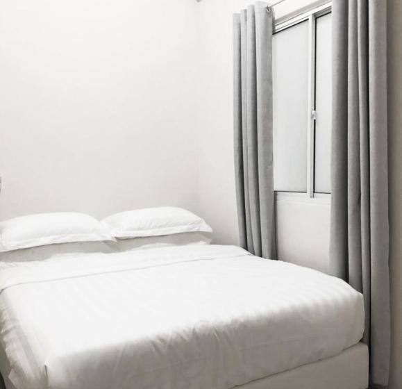 הוסטל Ozzy Lodge Semporna