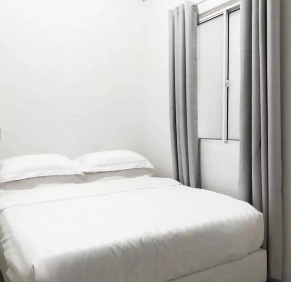 ユースホステル Ozzy Lodge Semporna