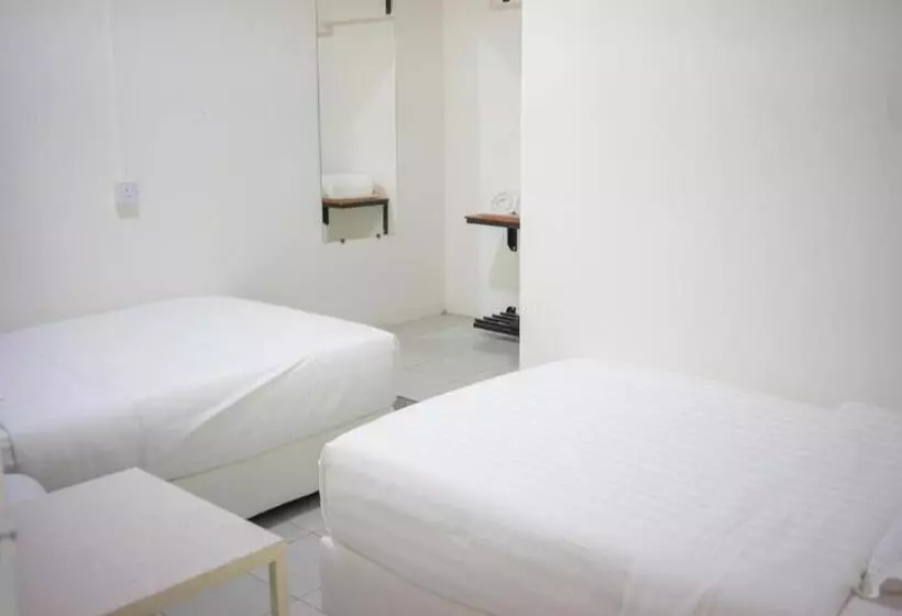 ユースホステル Ozzy Lodge Semporna