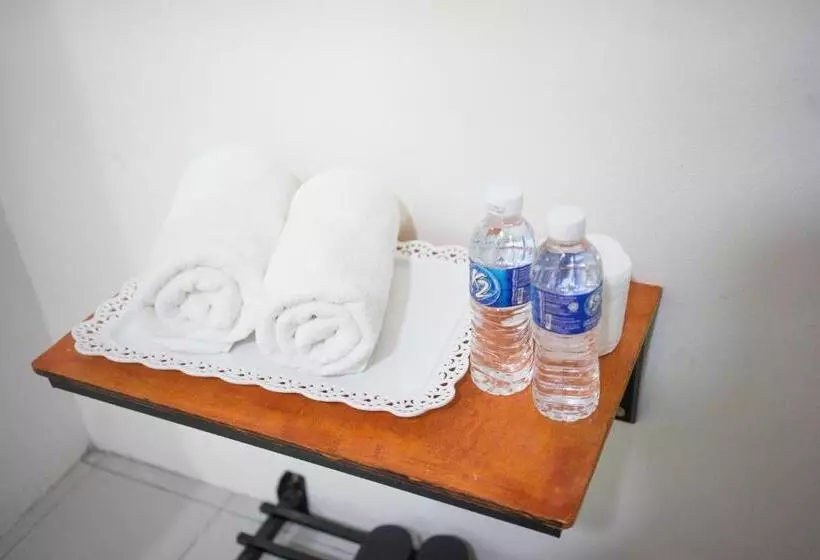 ユースホステル Ozzy Lodge Semporna