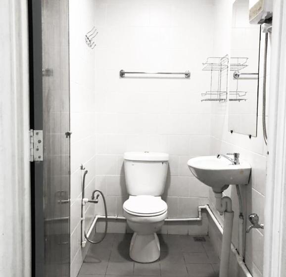 הוסטל Ozzy Lodge Semporna