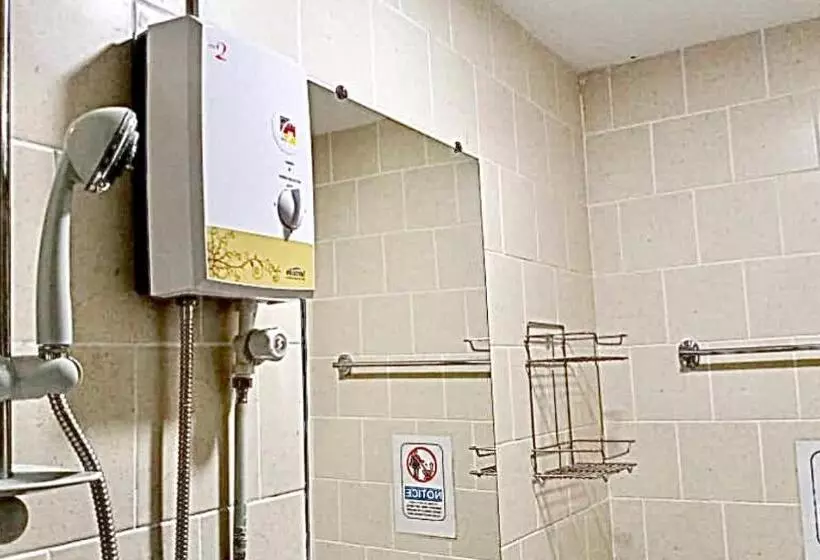 ユースホステル Ozzy Lodge Semporna