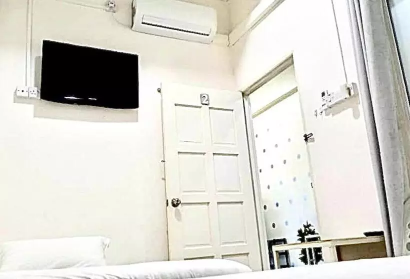 ユースホステル Ozzy Lodge Semporna