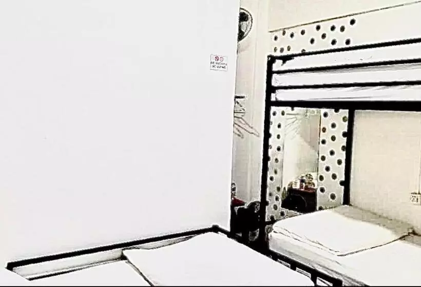 ユースホステル Ozzy Lodge Semporna