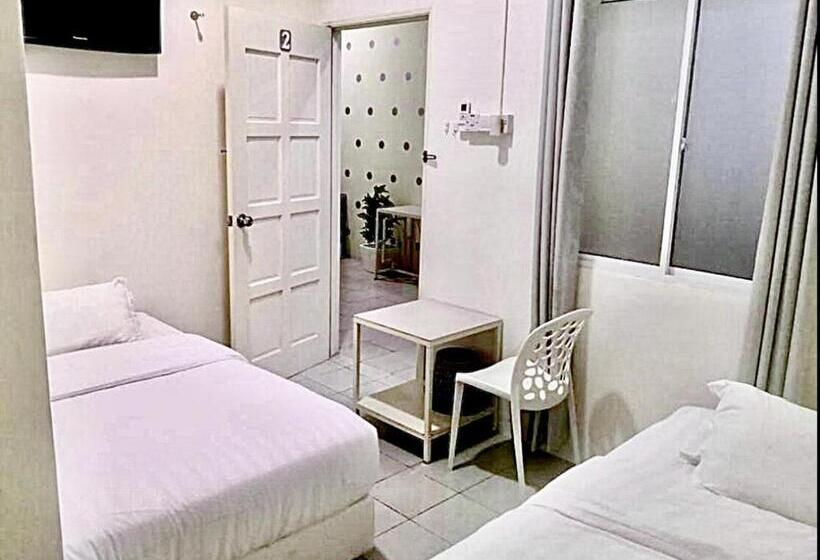 הוסטל Ozzy Lodge Semporna