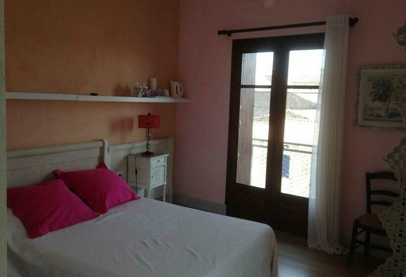 ベッドアンドブレックファースト Chambre Du Charron