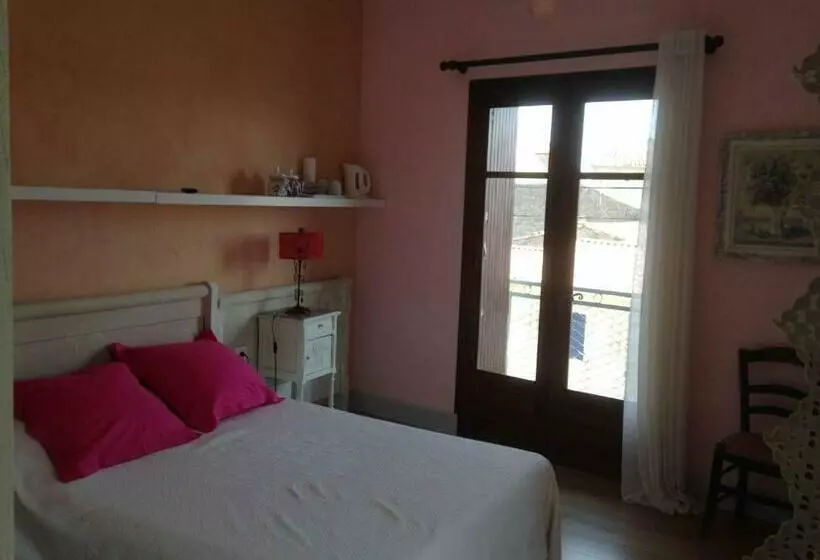 Aamiaismajoitus (B&B) Chambre Du Charron