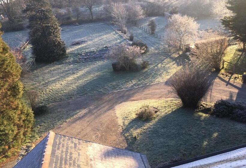 مبيت وإفطار La Chamade