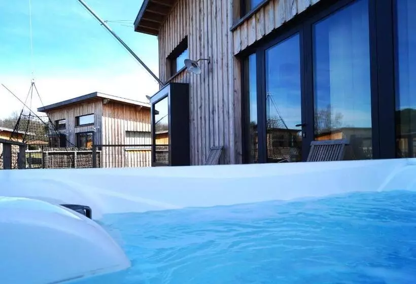 Hotelli écolodges Du Golf Du Sauternais