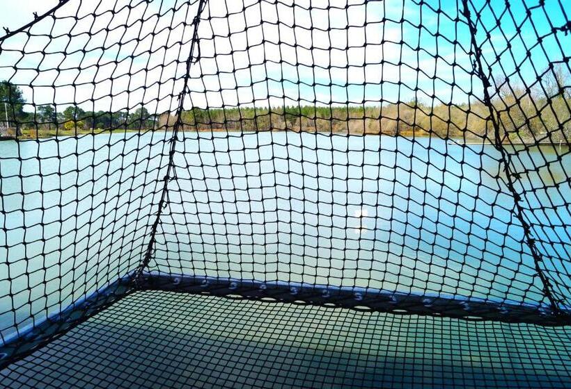 Отель écolodges Du Golf Du Sauternais