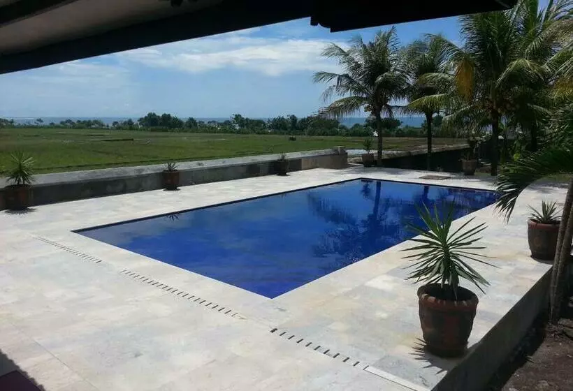 Medewi Manor