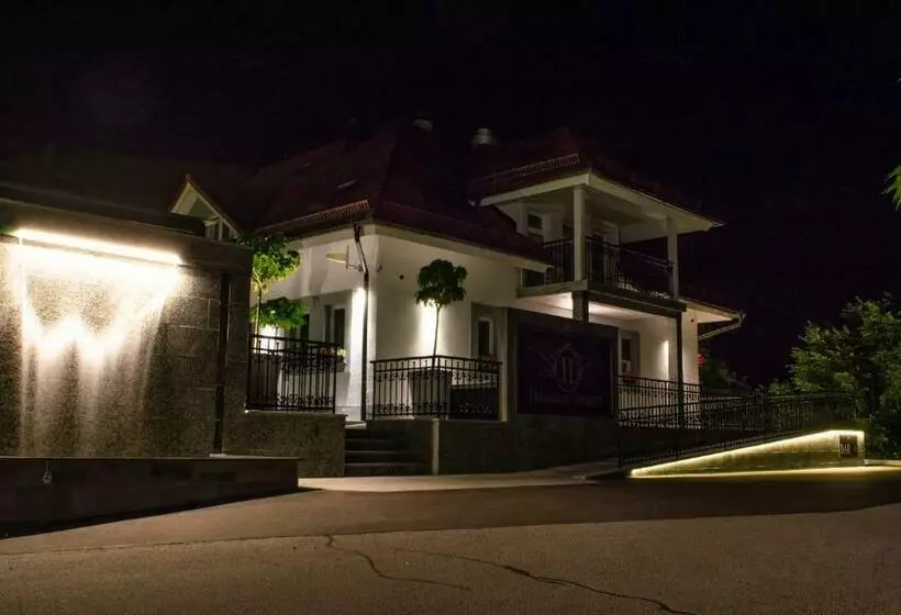 پانسیون Houston Resort