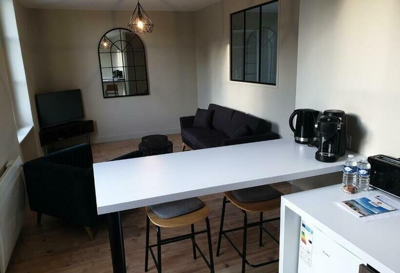 Au Loup Historic Apartments