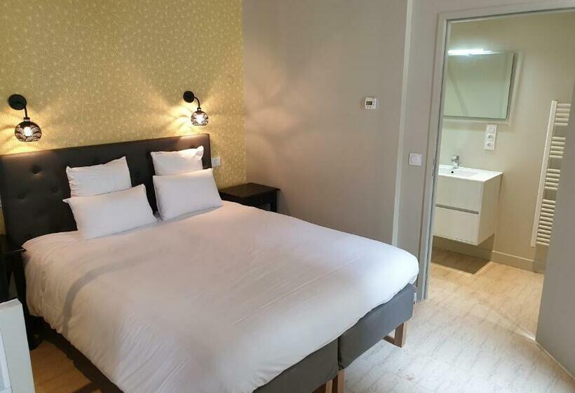 Au Loup Historic Apartments