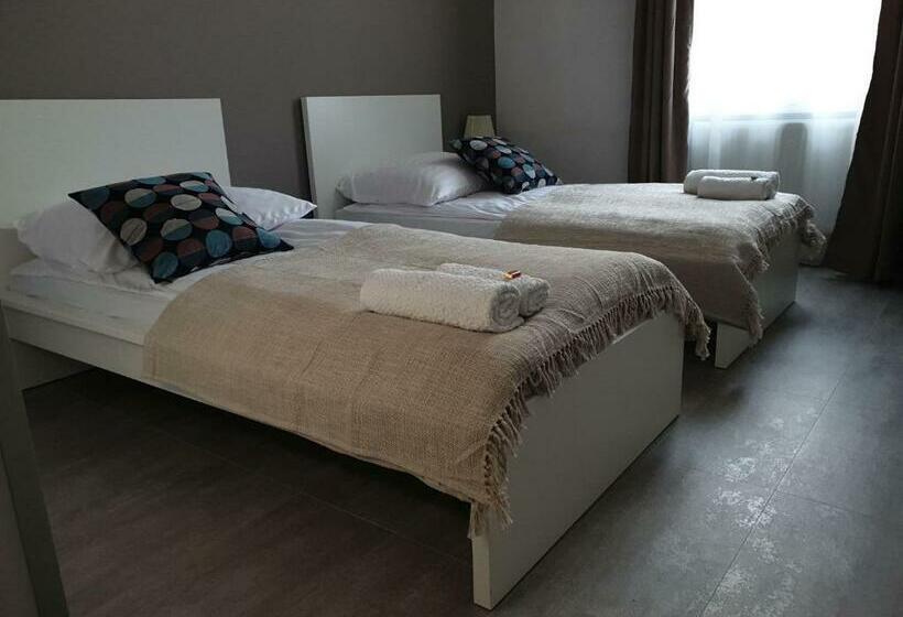 ベッドアンドブレックファースト Center Rooms