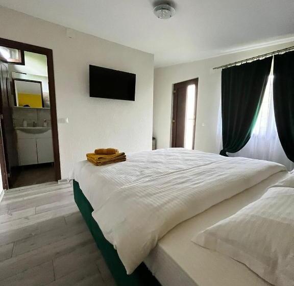 پانسیون Sunset Expanse