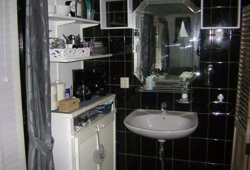 Prive Tuinhuis B&b Elly