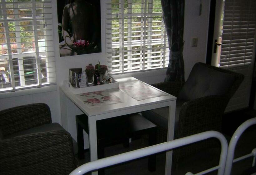 Prive Tuinhuis B&b Elly