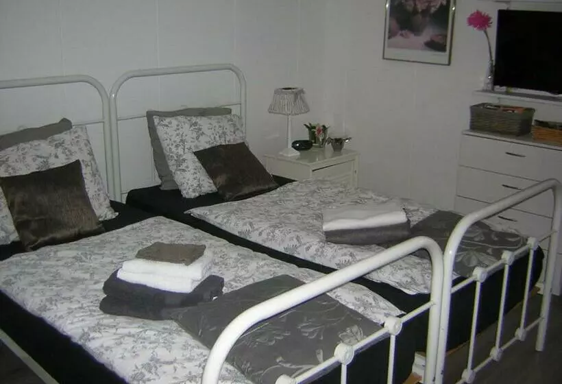 Prive Tuinhuis B&b Elly