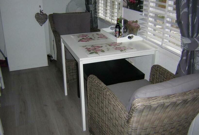 Prive Tuinhuis B&b Elly