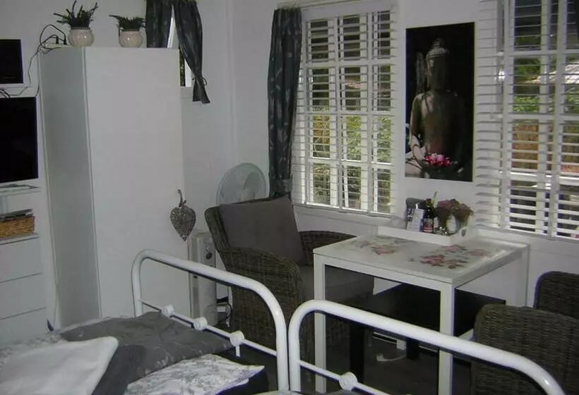 Prive Tuinhuis B&b Elly