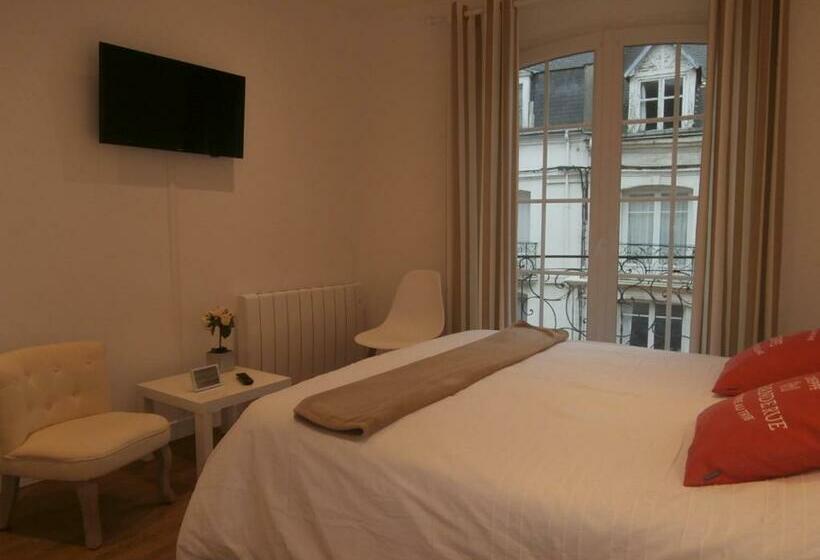 تختخواب و صبحانه Au Claire De Lune