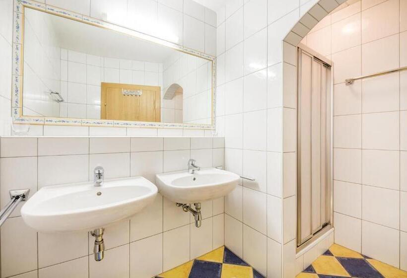 בית מלון כפרי Scharfetthof