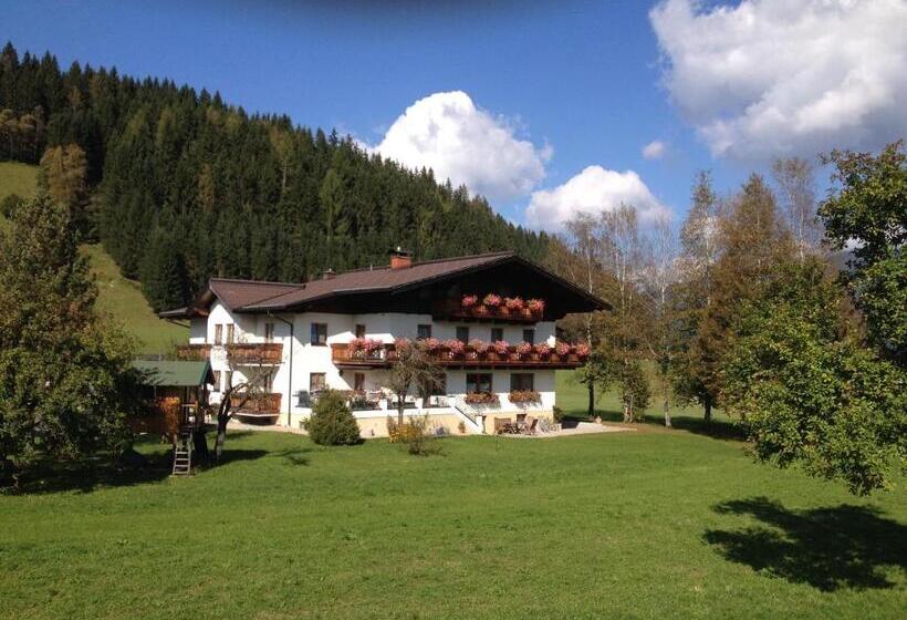 בית מלון כפרי Scharfetthof