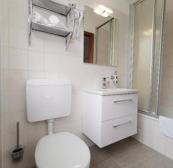 בית מלון כפרי Zur Linde