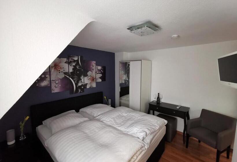 בית מלון כפרי Zur Linde