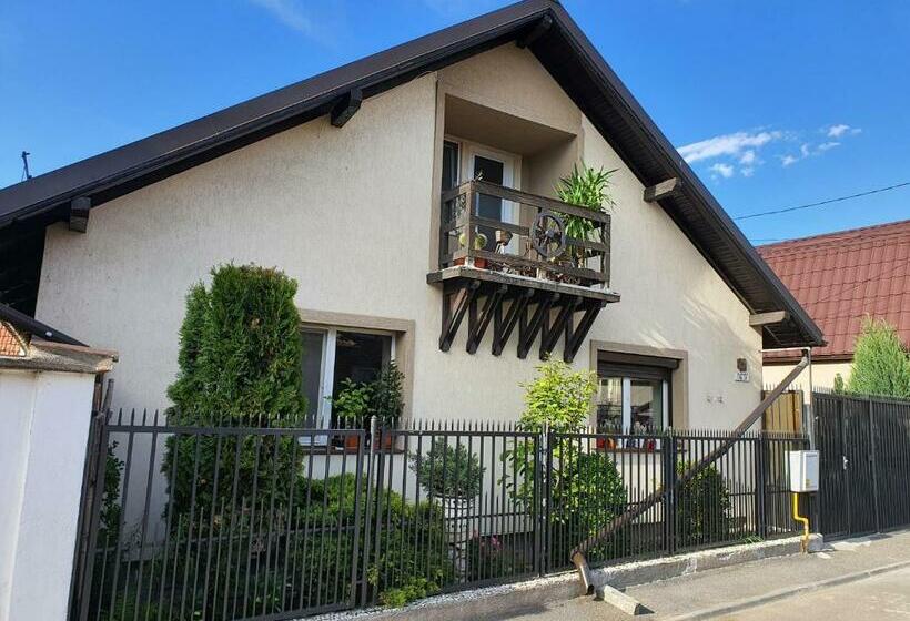 膳宿费 Rasnov Retreat