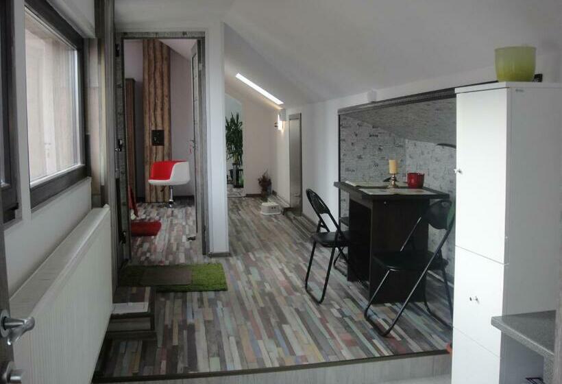 膳宿费 Rasnov Retreat