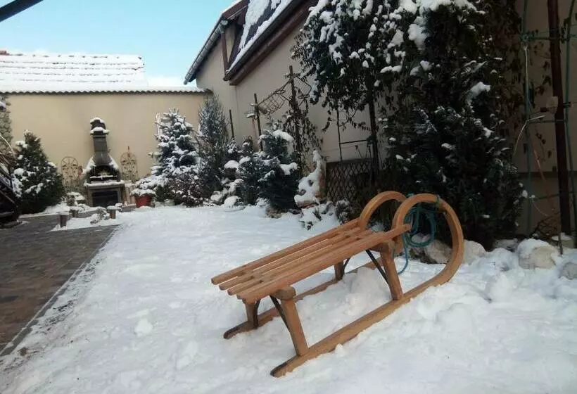 ペンション Rasnov Retreat