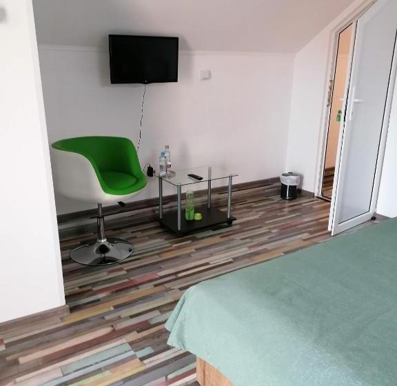 膳宿费 Rasnov Retreat