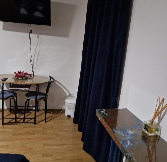 膳宿费 Rasnov Retreat