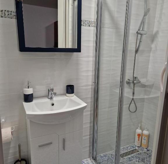 膳宿费 Rasnov Retreat