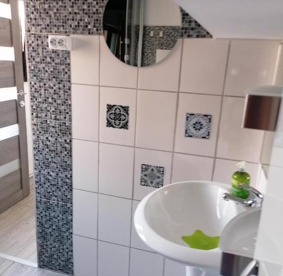 膳宿费 Rasnov Retreat