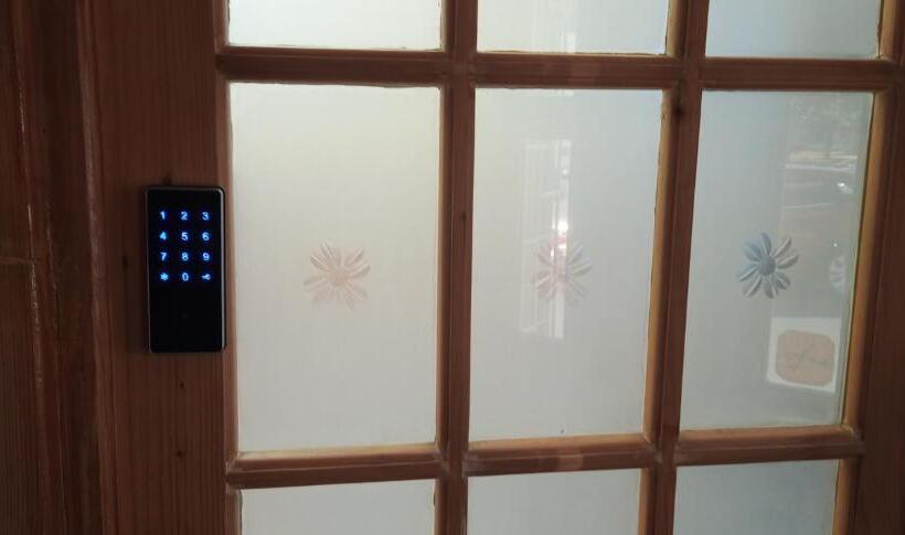 فندق صغير Cívis Debrecen