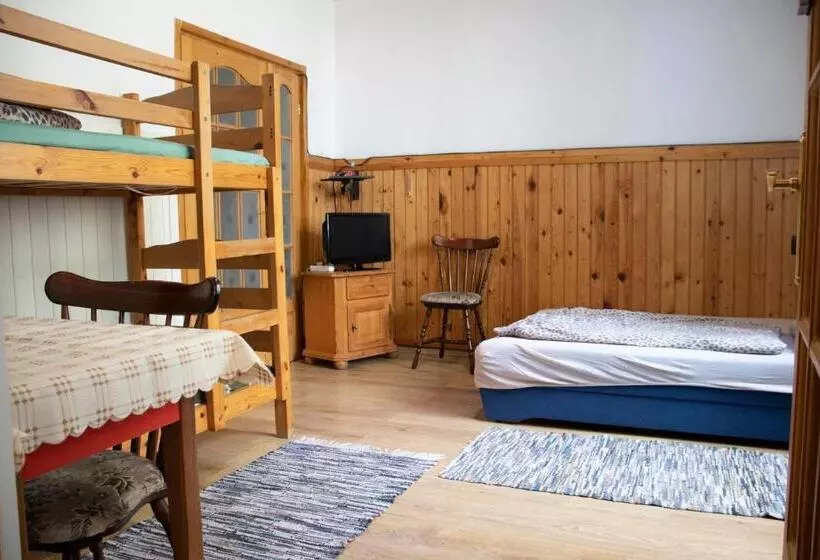 ユースホステル Cívis Debrecen