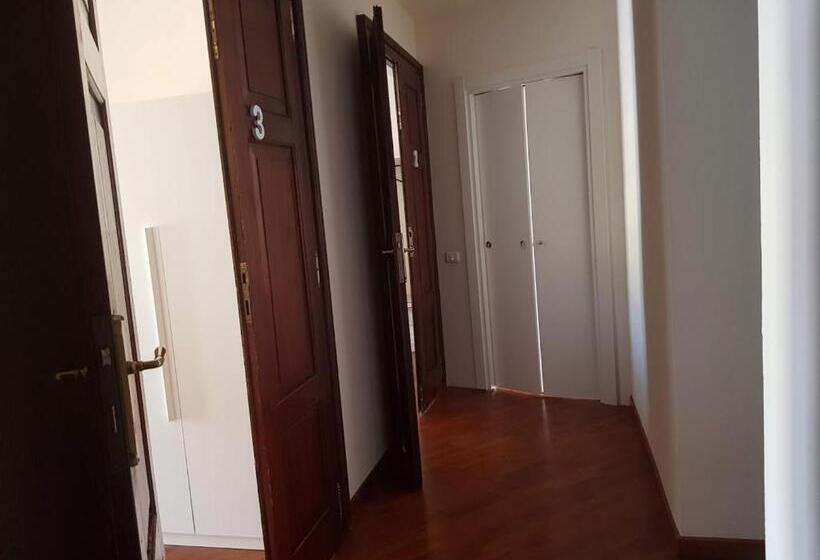 호스텔 Locanda Al Portone